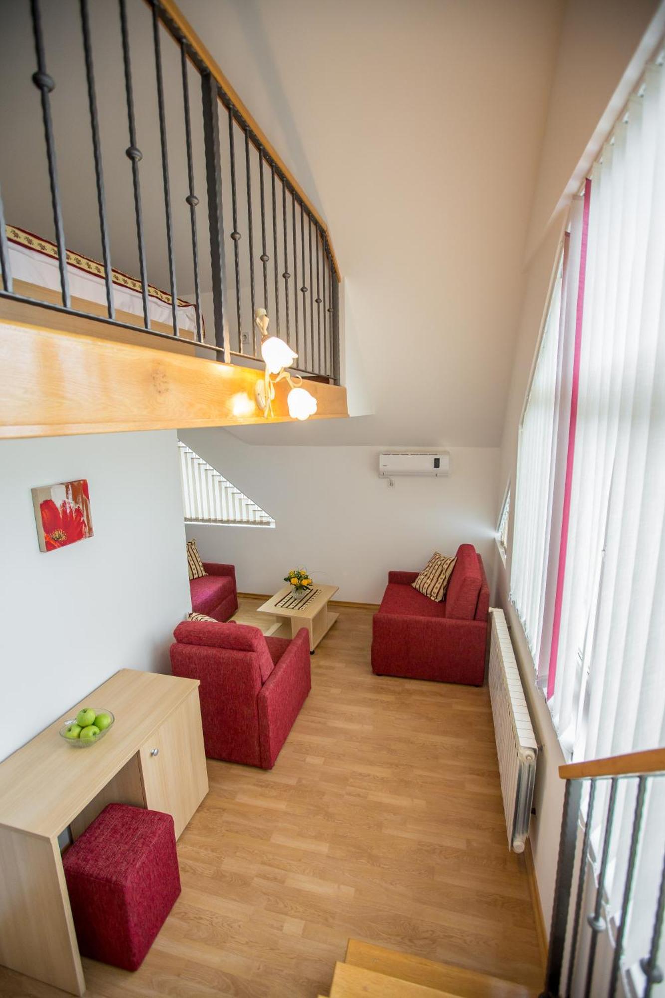 אוגולין Apartments And Rooms Millennium מראה חיצוני תמונה